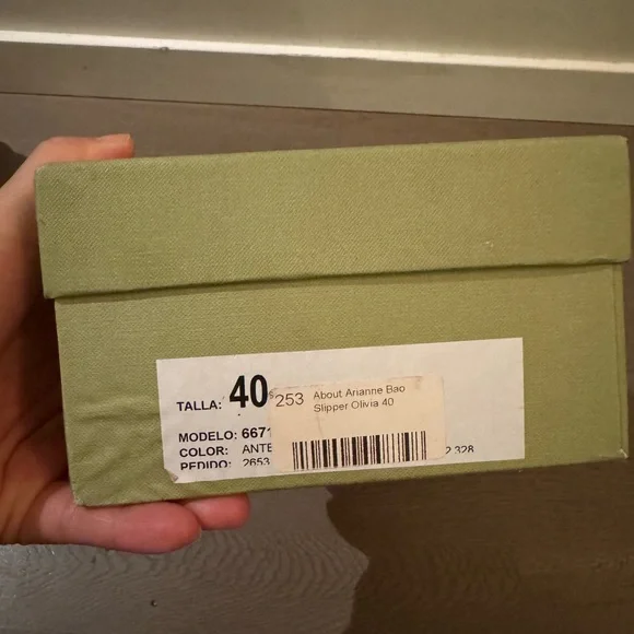 About Arianne Bao Slippers - Picture 6 of 7